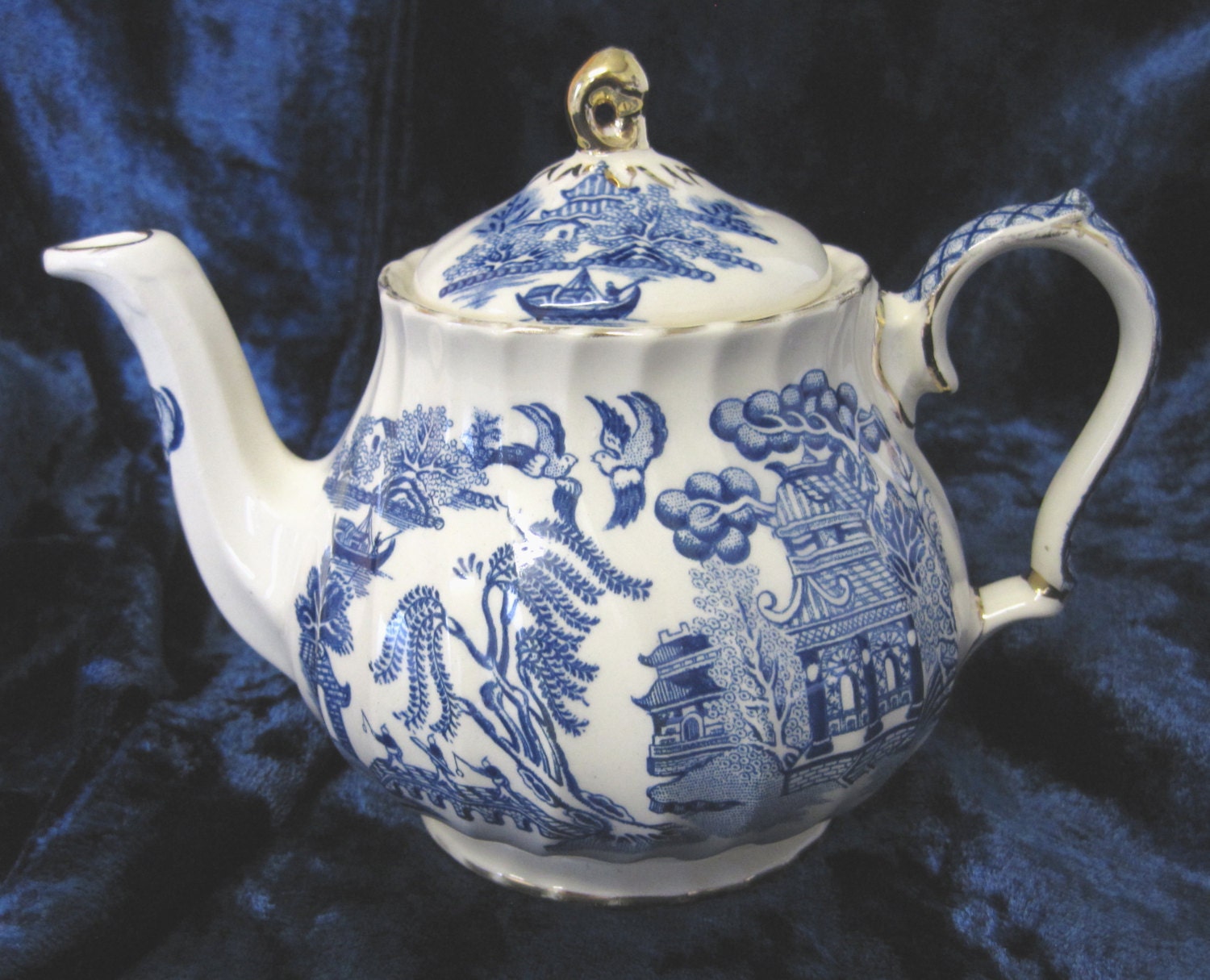 Vintage Teapot Willow Pattern Blue And White Sadler Of