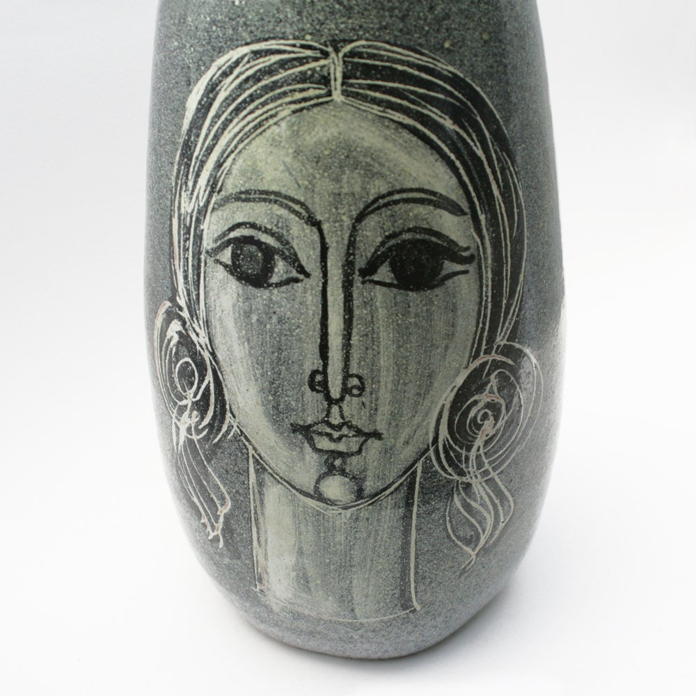 Alfaraz mid-century vase with beautiful woman's face