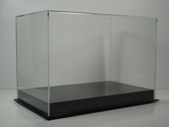 Doll figurine acrylic collectible display case 7 1/4 x