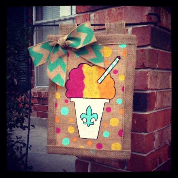 Nola snowball hanging flag