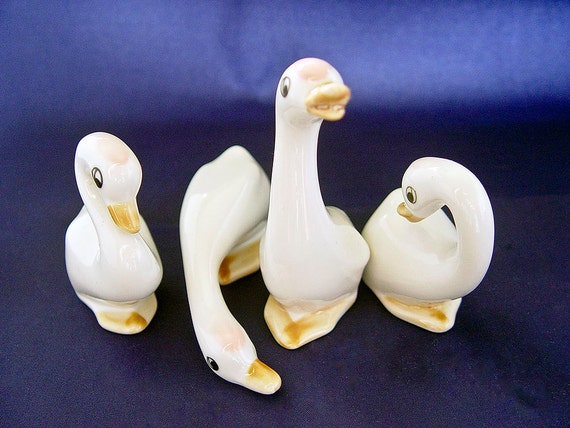 ceramic geese figurines