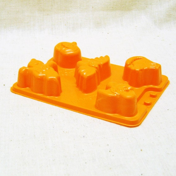 Jello Jigglers Halloween Plastic Molds Vintage