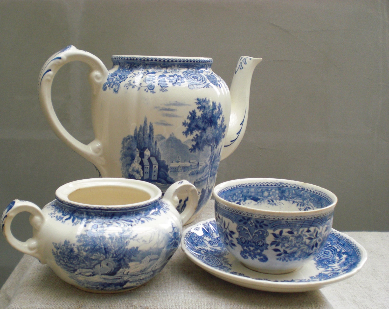 antique teapot Villeroy & Boch tea pot blue transferware old