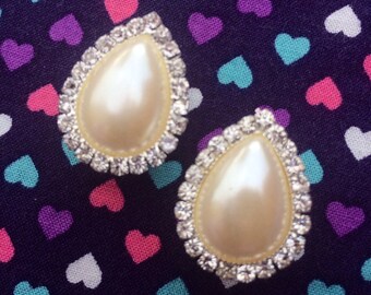 Pearl & Diamante Teardrop Plugs- 12mm,14mm,16mm,18mm (1/2", 9/16", 5/8", 11/16")