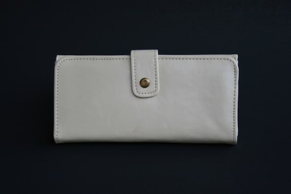 white purse wallet