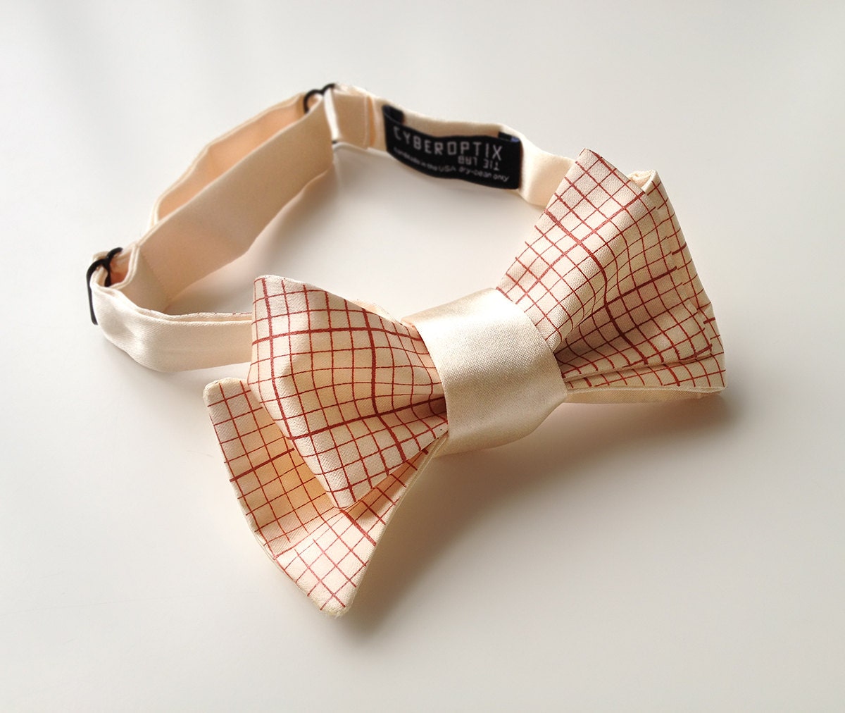 Bow tie paper plates picture