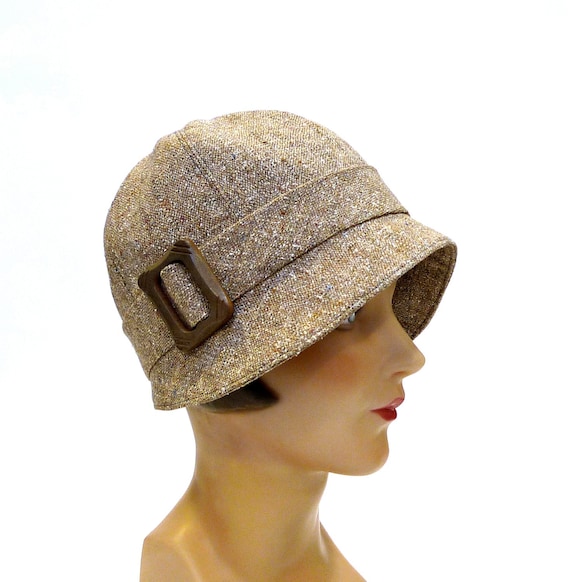 1920s Cloche Hat in Taupe Wool - Women