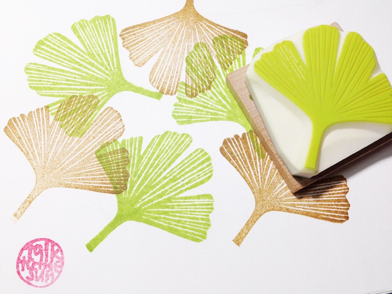 ginkgo leaf hand carved rubber stamp. woodland stamp. nature
