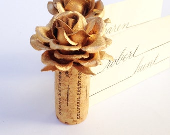 Gold Place Card Holder, Place Card Holder Wedding, Place Card Display, Place Cards Gold, Place Cards Calligraphy, Gold Wedding, Wine Wedding
