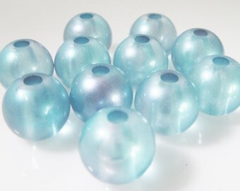 40 Vintage Lucite 9mm Light Blue Sheen Beads Bd1066