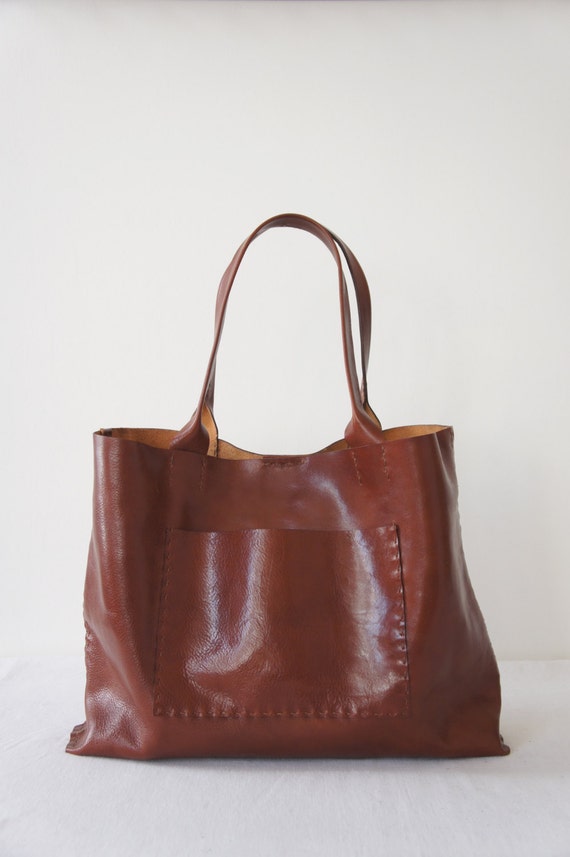 Items similar to Belleville - Large Horizontal Leather Bag - Rum on Etsy