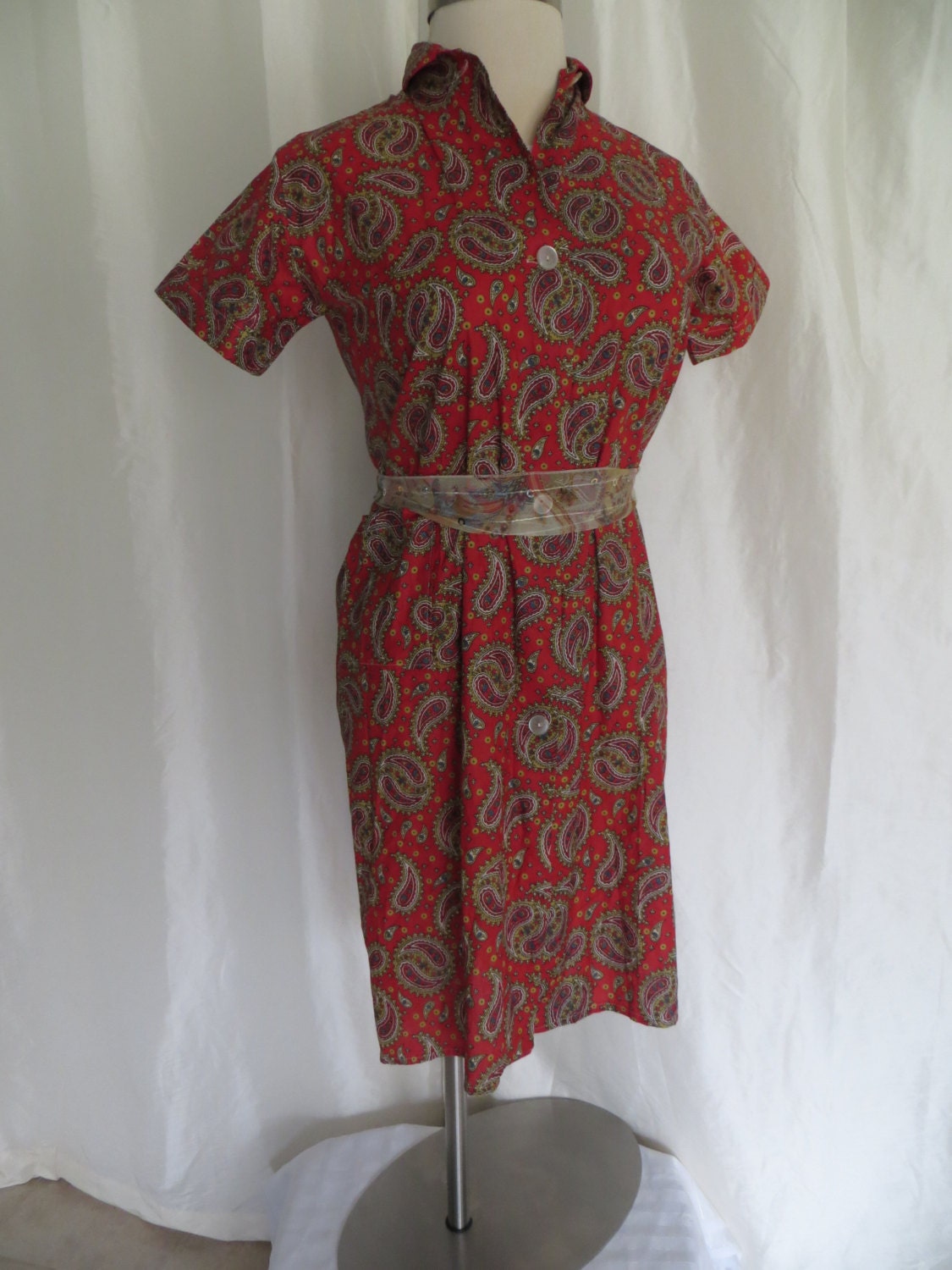 Vintage 60s dress womens shirtwaist house dress buttondown red