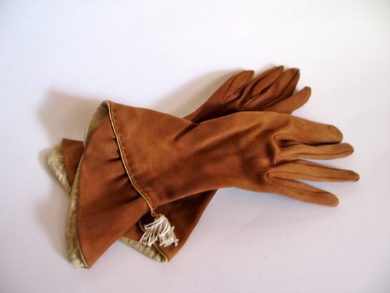 Vintage 1940s Brown 4-button Length Gant Neyret Gloves with Tassle