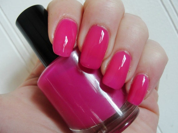 Raspberry Sorbet Full Size Nail Polish.