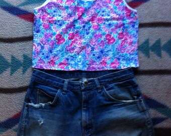 O U T F I T Vintage Distressed Cut Off Shorts with Floral Crop Top Size ...