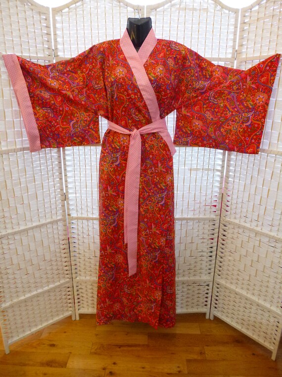 Kimono. Full length. Traditional Japanese sleeve design