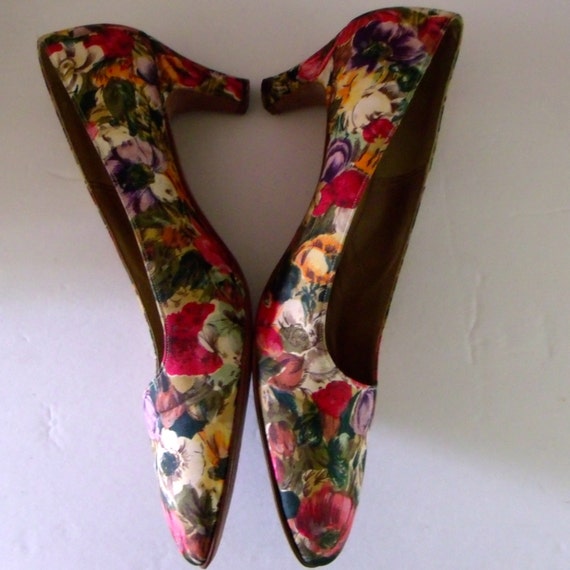 Vintage Floral Pumps Kitten Heel 8 1/2 B Kitten Heel