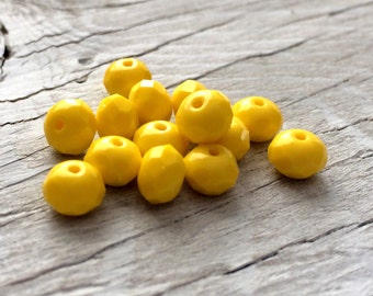 Yellow glass beads - czech glass rondelle donuts 6x4mm pack of 12 (R11)