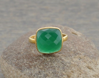 Green Onyx Ring - Bezel Ring - Gemstone Ring - Sterling Silver Ring - Birthstone Ring, 10mm Cushion Cut - #1108