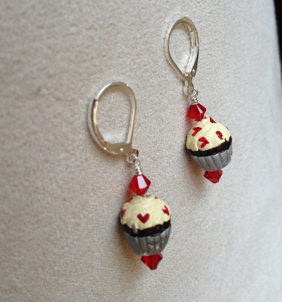 Items similar to Cupcake earrings, polymer clay food earrings on Etsy