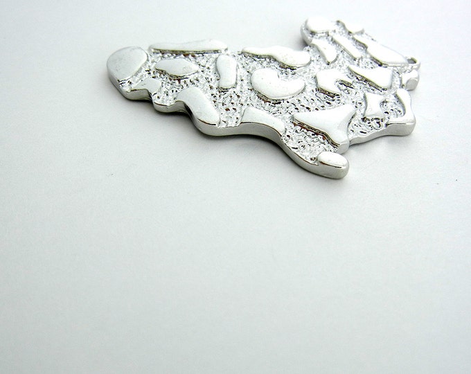 Textured Continent of Africa Pendant Silver-tone