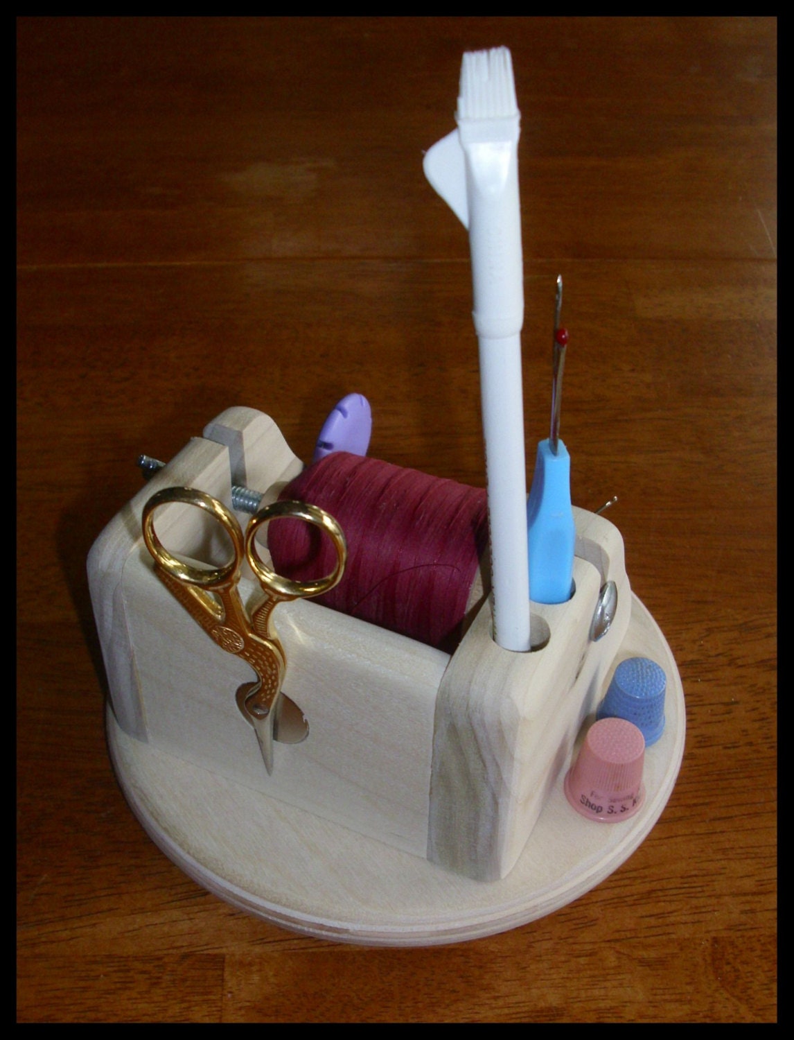 Mini Thread Caddy Deluxe Nels Special Holds your hand