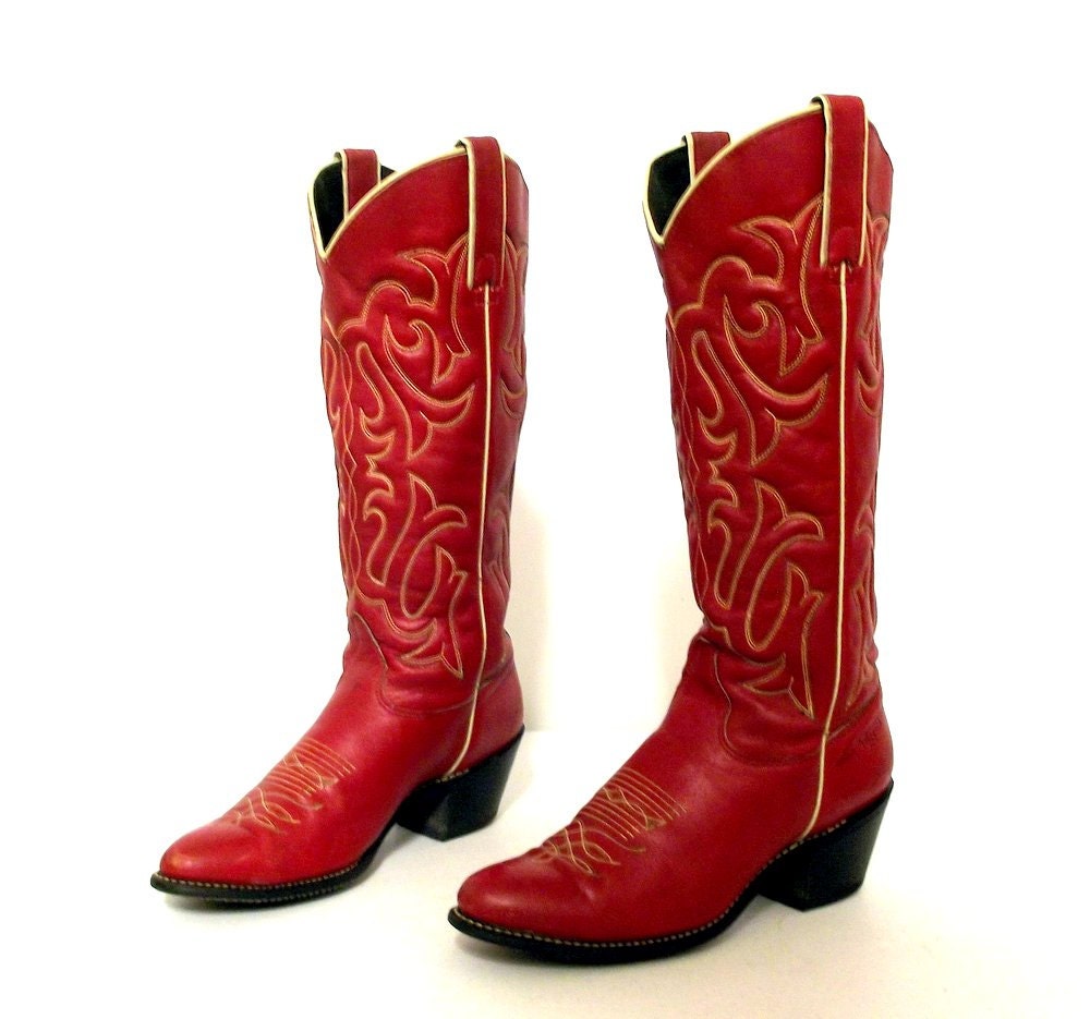 Rockin Red Cowboy boots in a womens size 7 M Kenny Rogers