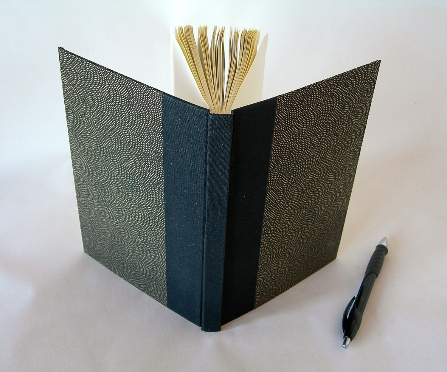 Address Book: Gold Large Print, Font, 8.5 by 11 For Contacts, Addresses, Phone and Address Book: Gold Large Print, Font, 8.5 by 11 For Contacts, Addresses, Phone and