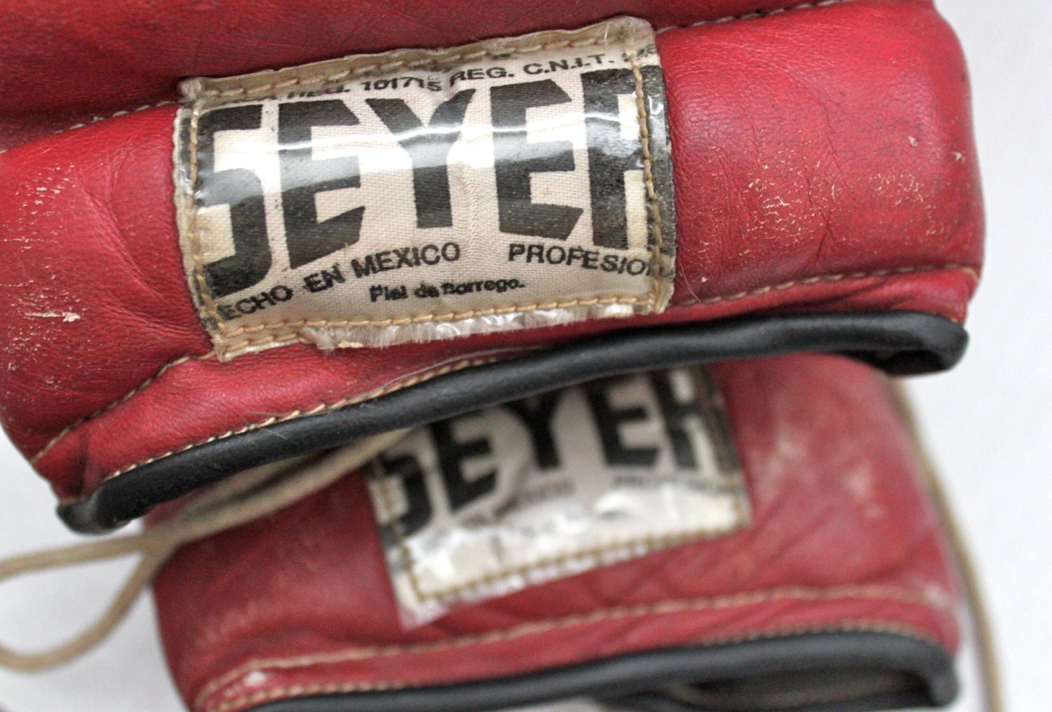 vintage 16 oz Seyer boxing gloves // red leather // Carlos