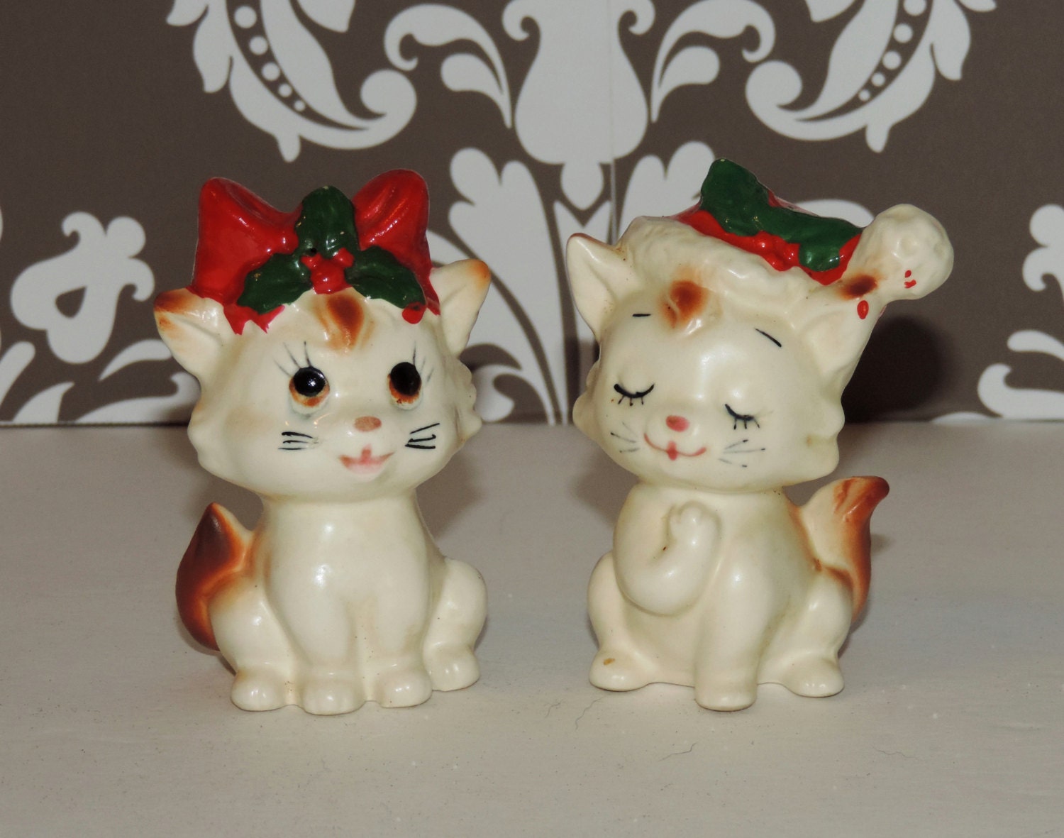 Vintage Lefton Figurine Christmas Kittens Salt and by VintyThreads