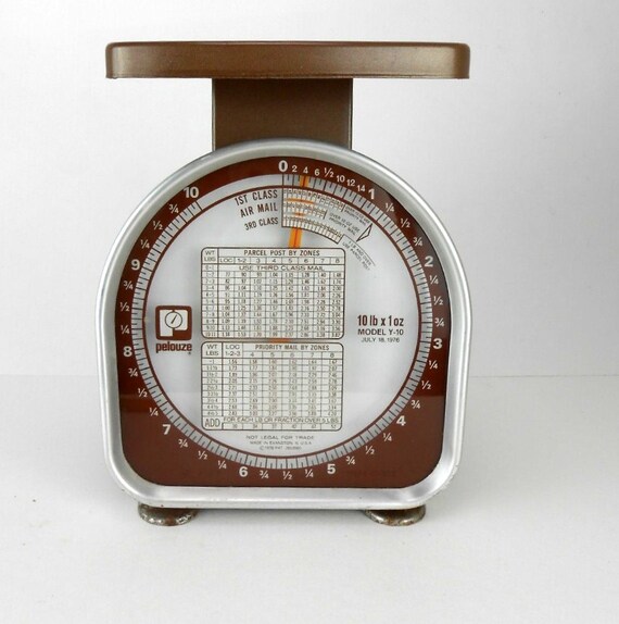 Vintage Pelouze postal scale model Y10 1976 chocolate brown