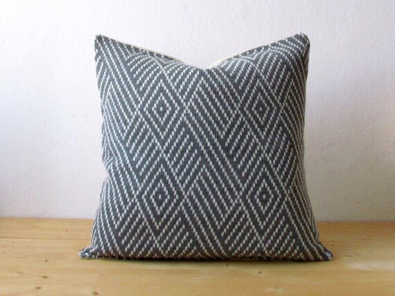 Wool decorative cushion cover / Knitted graphic pillow cover