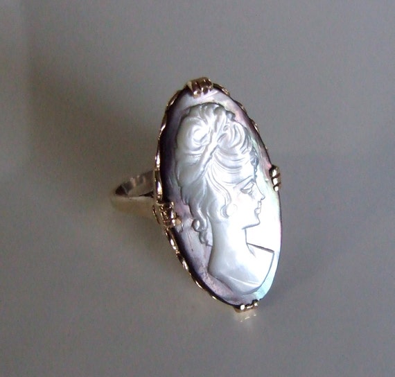 ... ring, vintage large statement grey white carved portrait, yellow gold