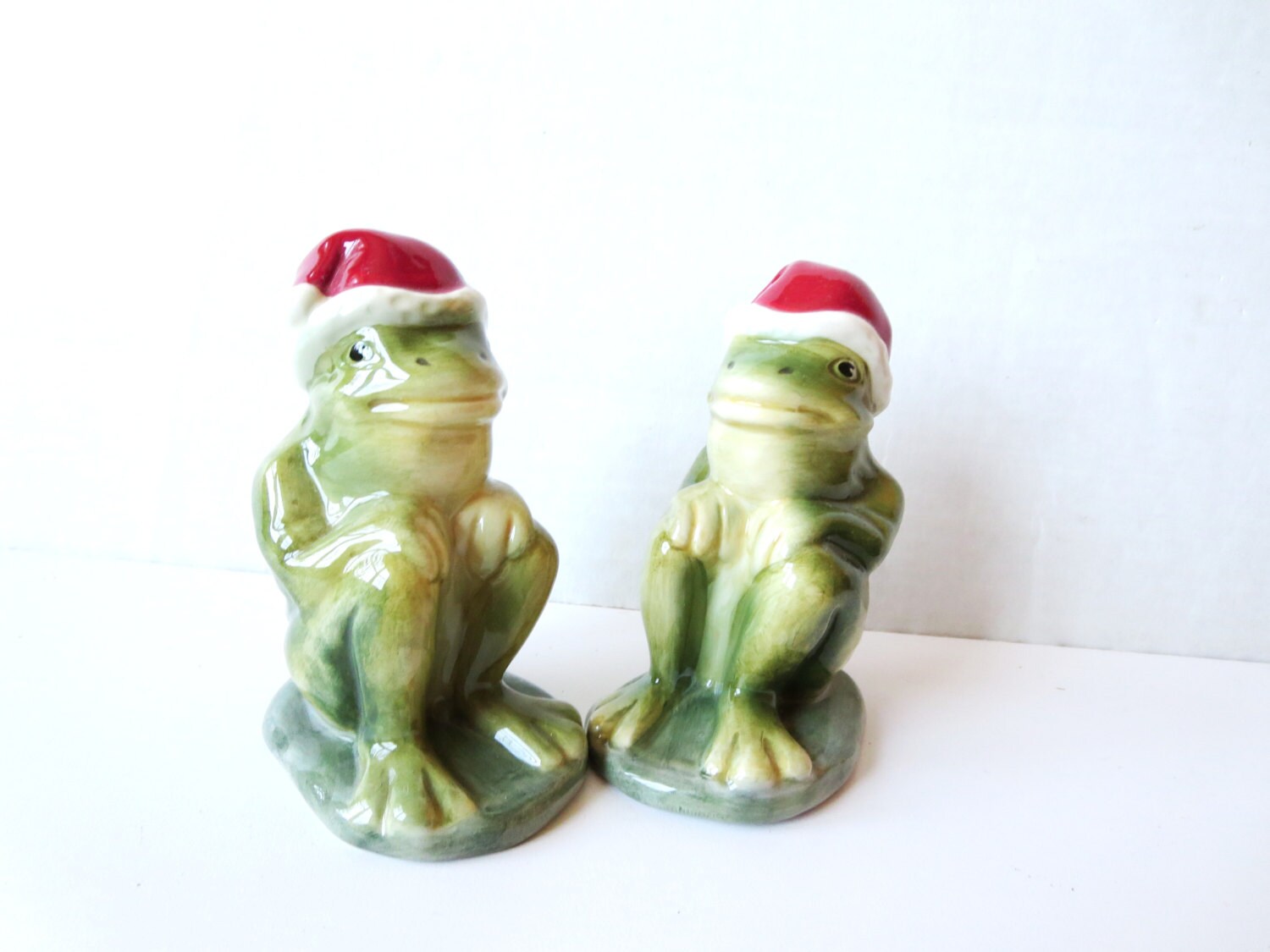 Christmas salt and pepper ShakersVintage shakers set of 2 Haute Juice