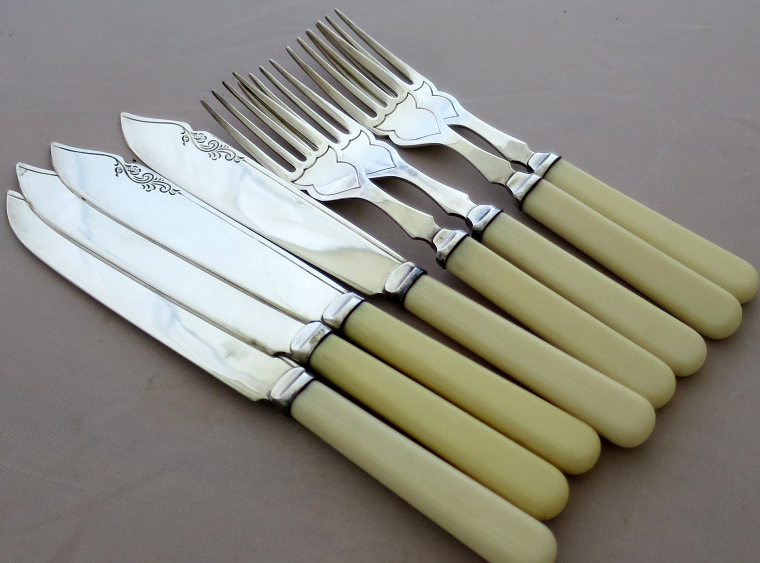 set x 4 bone handle fish knives and forks by vintagetreasurenz