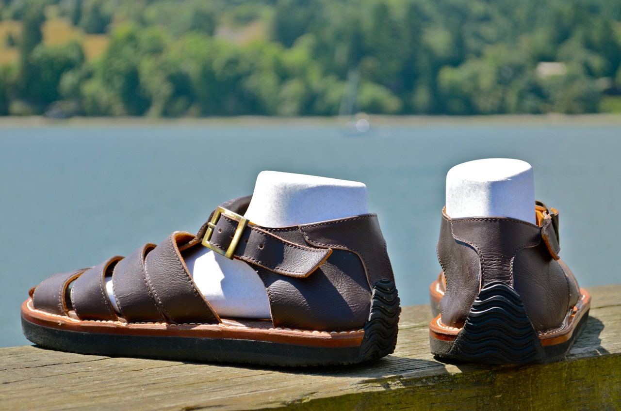 mens closed toe and heel sandals