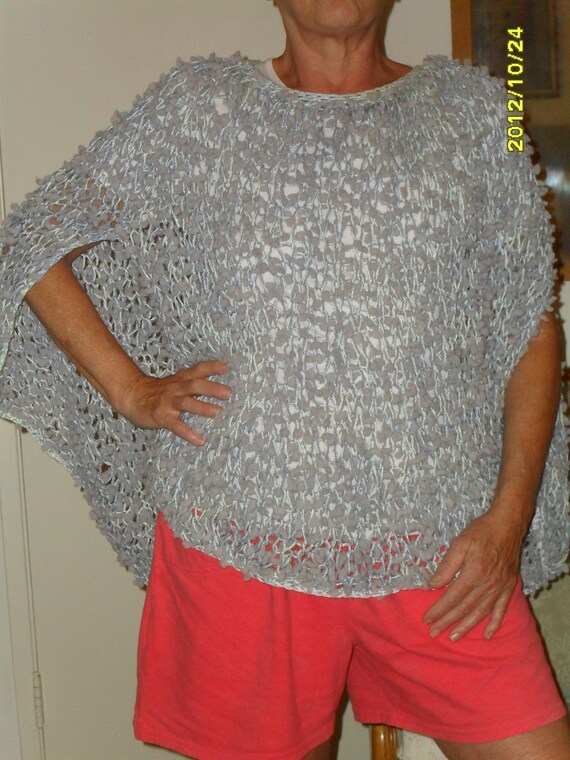 Arm knit poncho Arm Knitting Patterns. You don’t need knitting needles for the newest micro-trend to hit the craft scene. Just use your arms! With a wide range of super-bulky yarn, you can create fun and colorful scarves, shawls and blankets%(K).