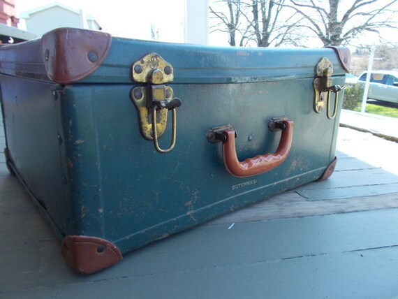 Travel Trunk Suitcase Dutchmaid Bakelite Handle Metal Suitcase Ancient of Daze