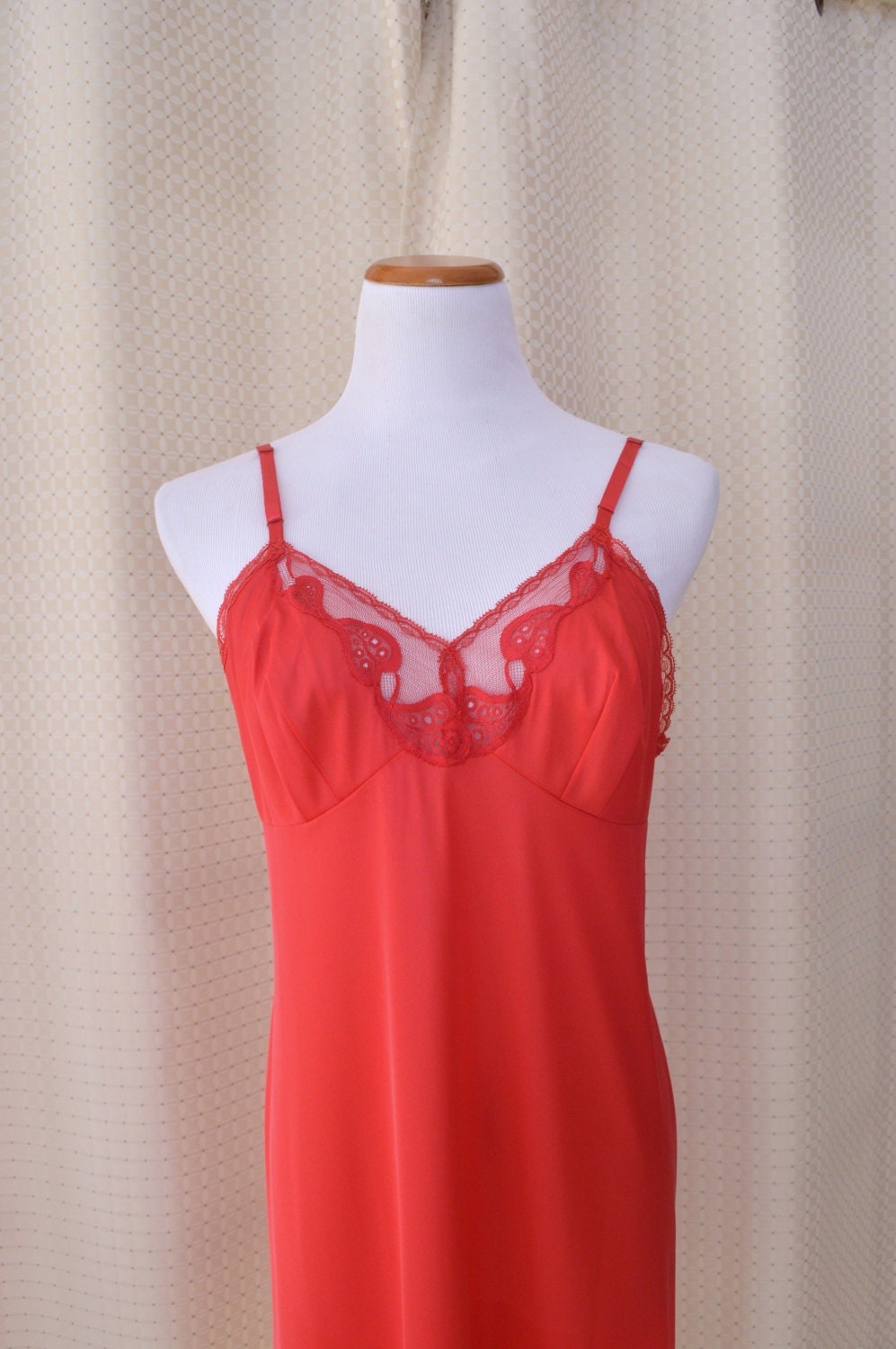 Womens Vanity Fair Very Red Full Slip Size 38 by HippieSoulVintage