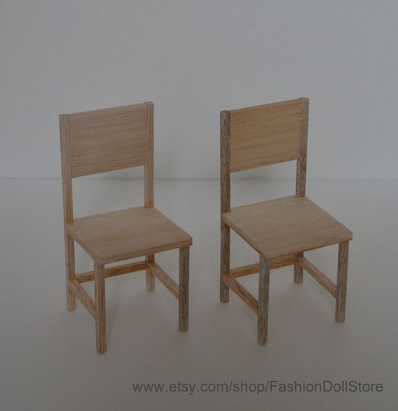 Doll chair in 16 scale for Blythe Barbie by FashionDollStore