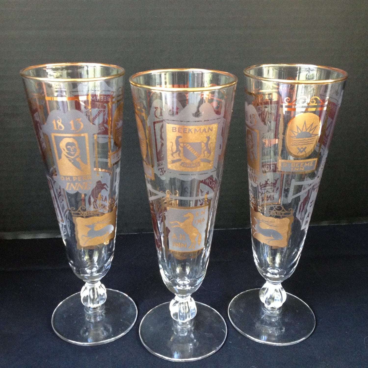 Vintage Tavern Sign Pilsner Glasses – Haute Juice