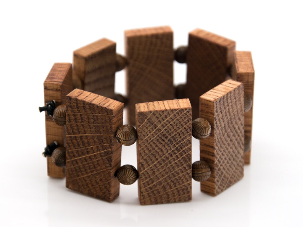 Wooden bracelet. Reclaimed wood. Recycled. Jewelry. by ecokazen