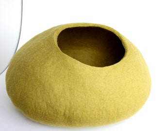 Cat cave / cat bed / felted cat cave / cat nap cocoon