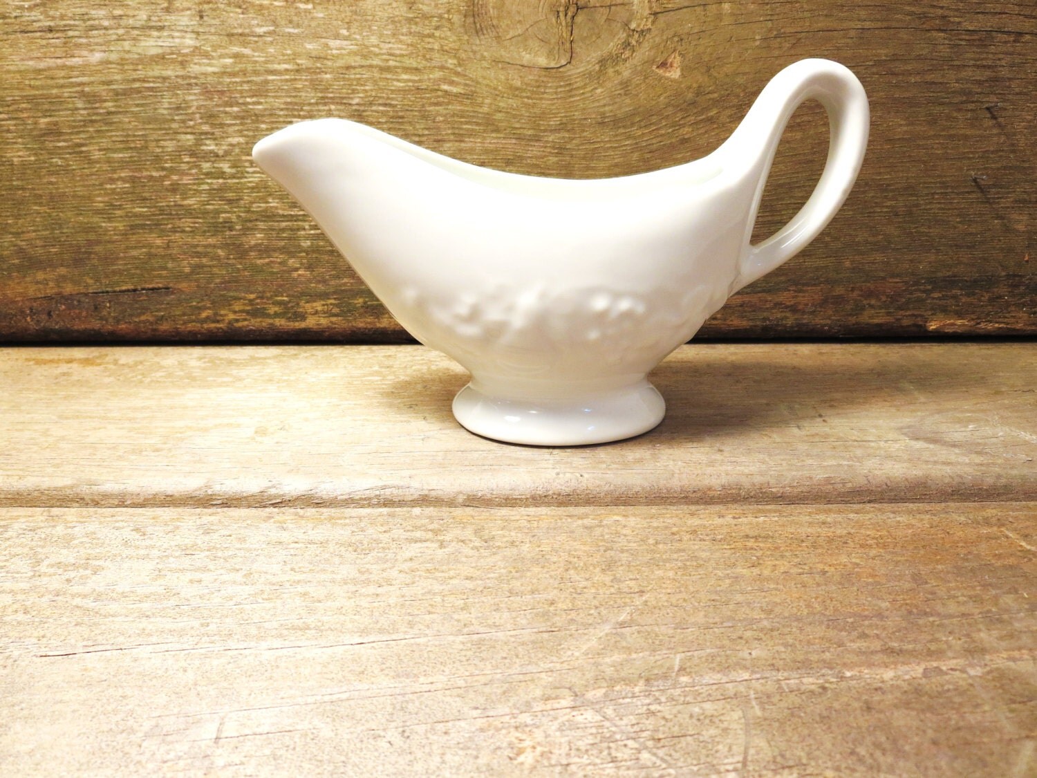 White Gravy Boat / White Pottery / Vintage Gravy / White
