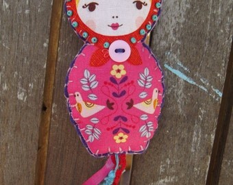 Broche Russe Matriochka – Poupées En Bois Rose, Alliage, Neuve Avec étiquettes
