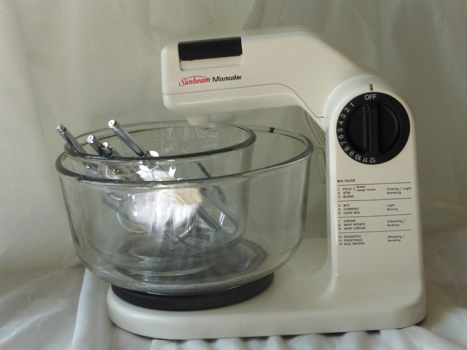 Sunbeam electric mixer from 1980's. Looks Great Works