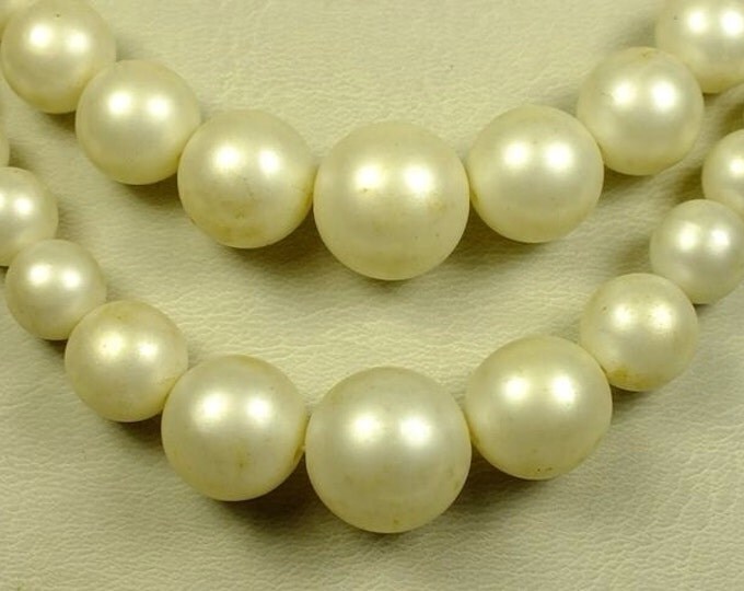Storewide 25% Off SALE Vintage Double Stranded Pearl Beaded Designer Necklace Featuring Cream Tone Graduated Design