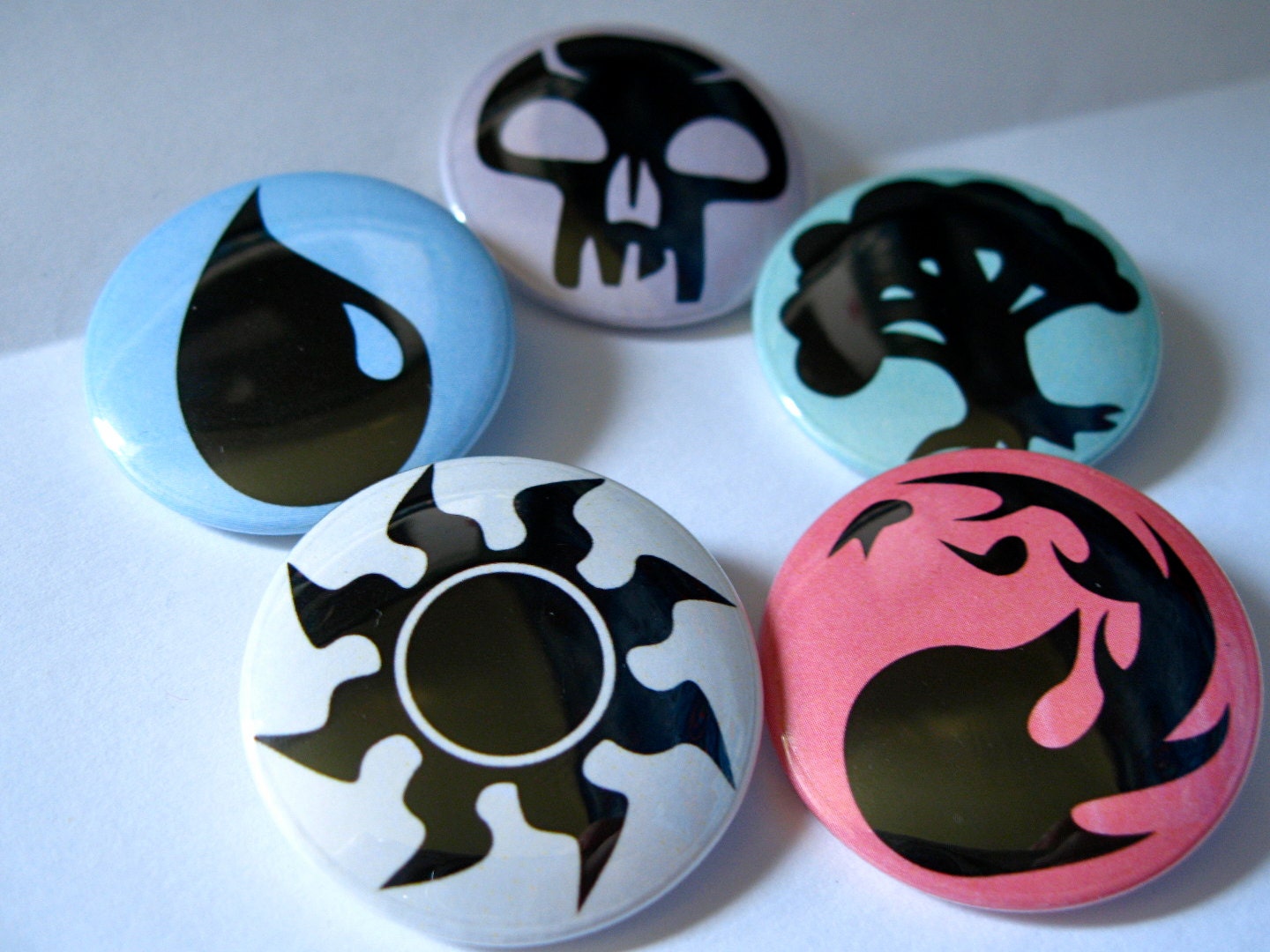 Magic The Gathering Mana Symbol Set of Five by BlackSheepButtons