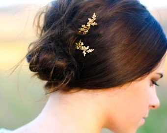 Dainty Oak Leaf & Acorns Hair Pin Gold Oak Branch Oak Leaves Hair Clip Bobby Pin Oak Leaf Hair Accessory Woodland Wedding Gift For Her
