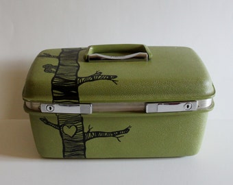 VINTAGE green TRAIN CASE with hand painted owl in tree